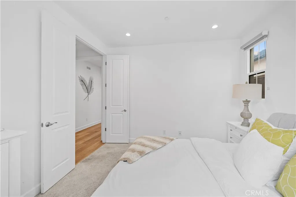 Additional image 42 of 67 Runner, Irvine, CA 92620