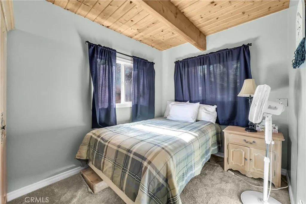 Additional image 8 of 404 Leonard Ln, Sugarloaf, CA 92386