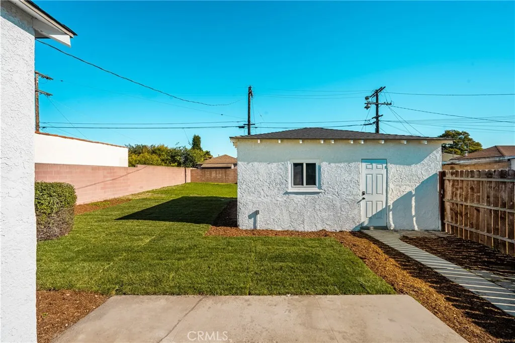 Additional image 18 of 10640 S Gramercy Pl, Los Angeles, CA 90047