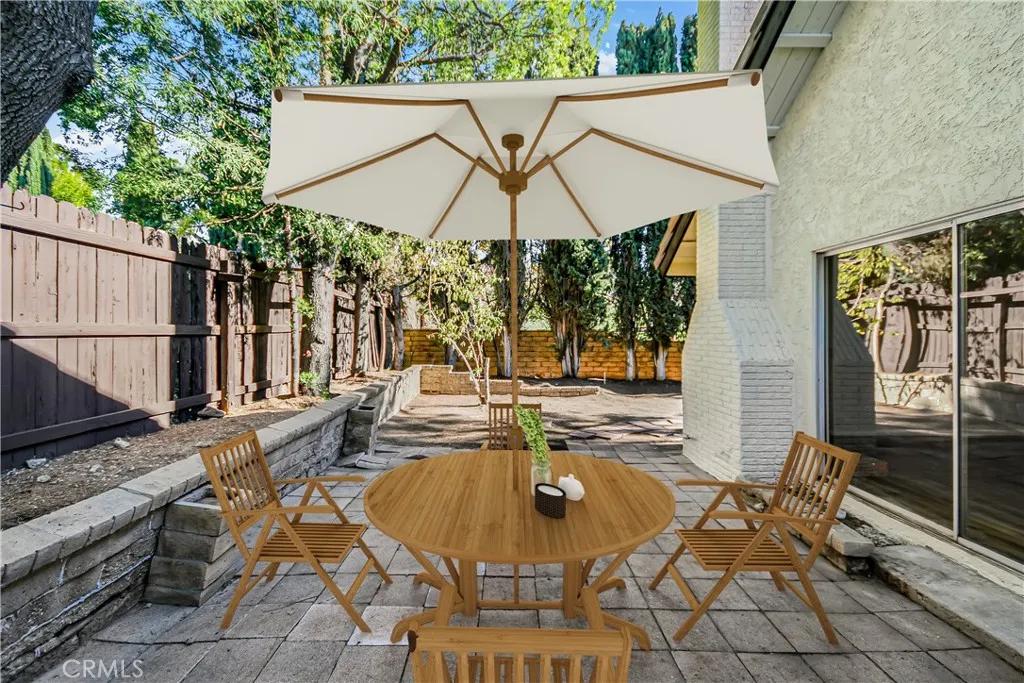 Property image for 22703 Garzota Dr, Valencia, CA 91354