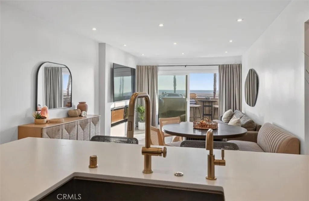 Additional image 6 of 218 E Surfside Dr, Port Hueneme, CA 93041