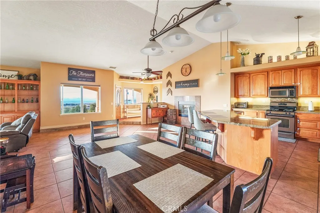 Additional image 17 of 23053 Roundup Way, Apple Valley, CA 92308