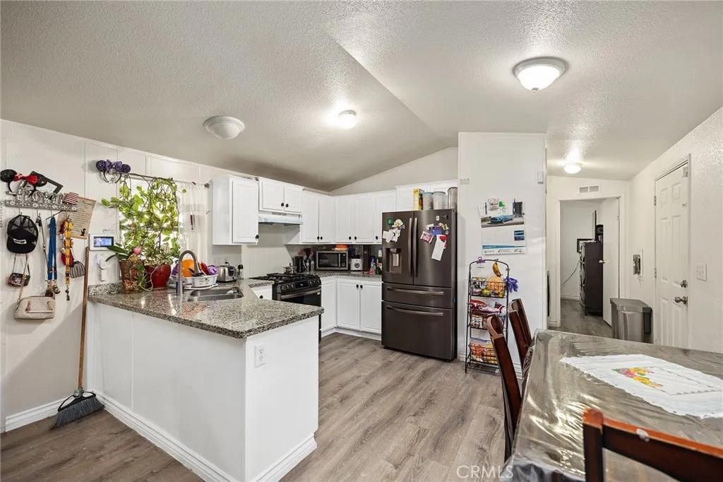 Additional image 8 of 721 E 9th Street Unit 111, San Bernardino, CA 92410