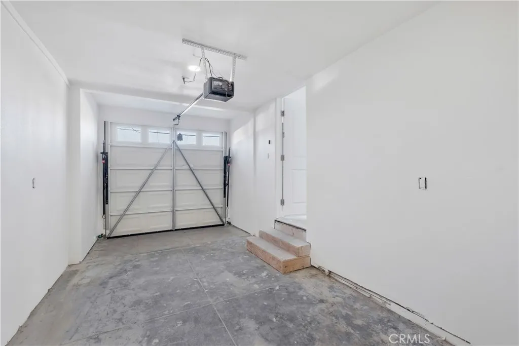 Additional image 42 of 834 W 95th St, Los Angeles, CA 90044