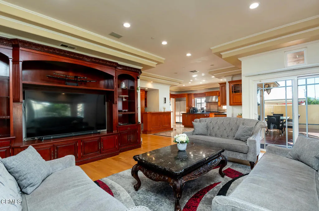 Additional image 17 of 1075 E Tujunga Avenue, Burbank, CA 91501