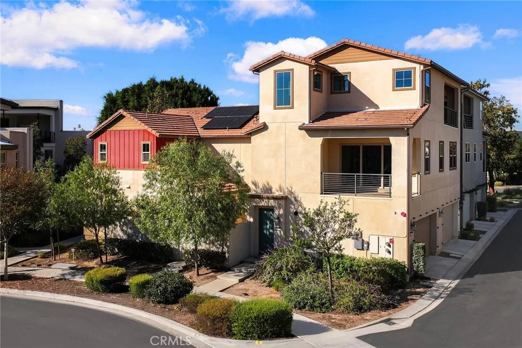 Additional image 137 of 115 Frame, Irvine, CA 92618