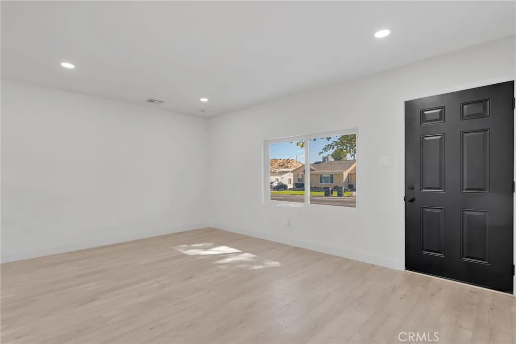 Additional image 6 of 16774 Joshua St, Victorville, CA 92395