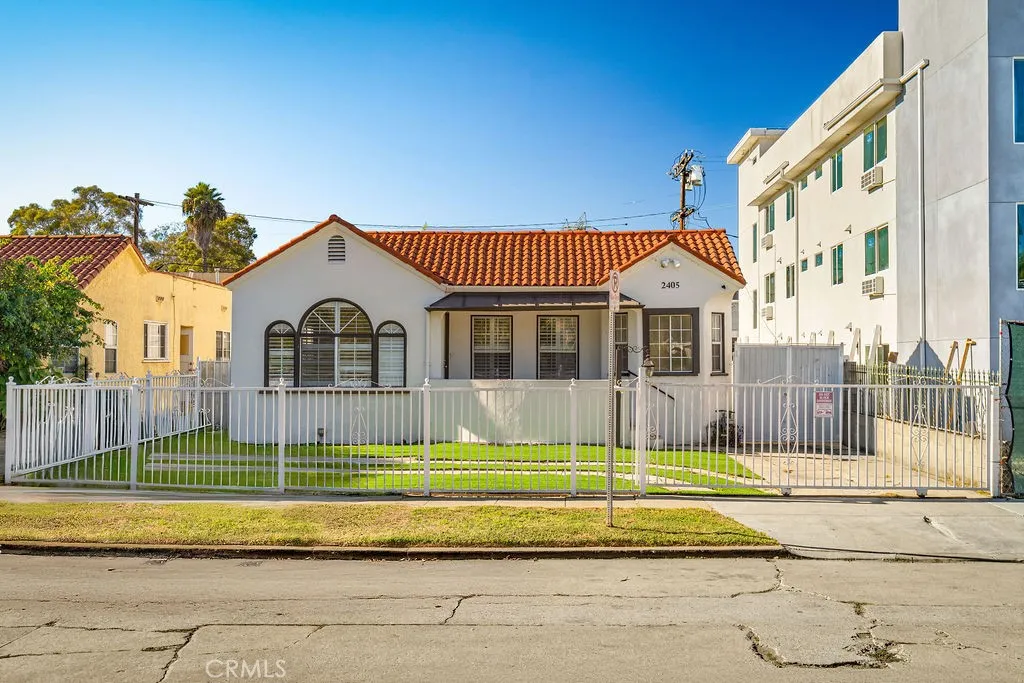 Additional image 17 of 2405 Clyde, Los Angeles, CA 90016