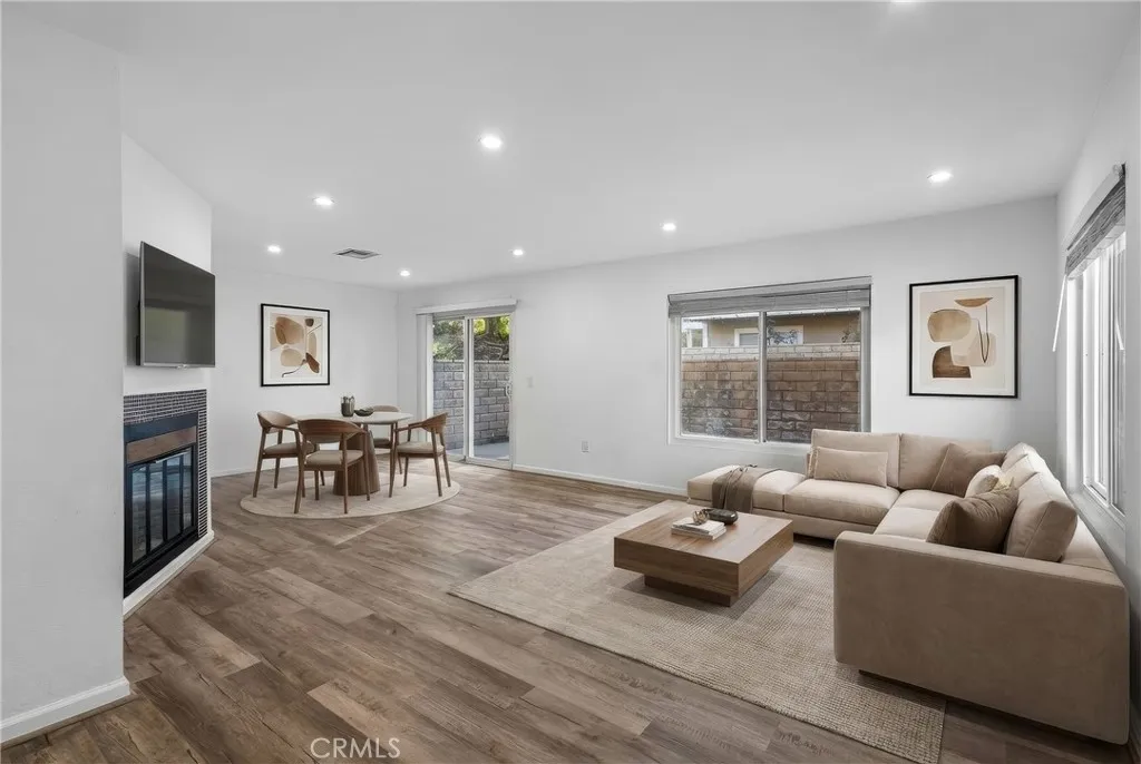 Additional image 4 of 31315 The Old Road Unit D, Castaic, CA 91384