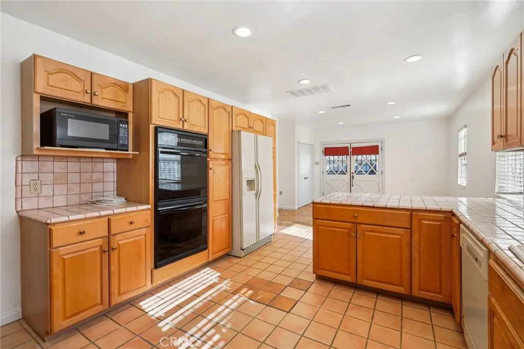 Additional image 26 of 6608 Arlington Avenue, Los Angeles, CA 90043