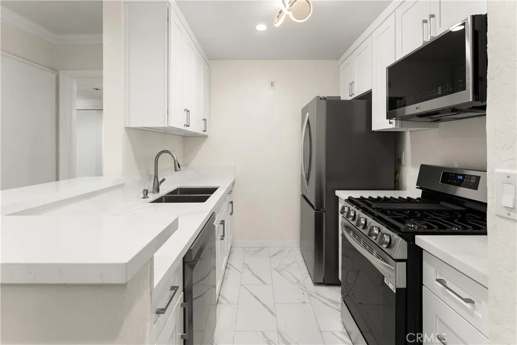 Additional image 22 of 18620 Hatteras Unit 173, Tarzana, CA 91356