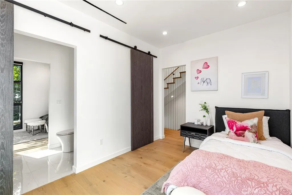 Additional image 49 of 3975 Frances Avenue, West Los Angeles, CA 90066