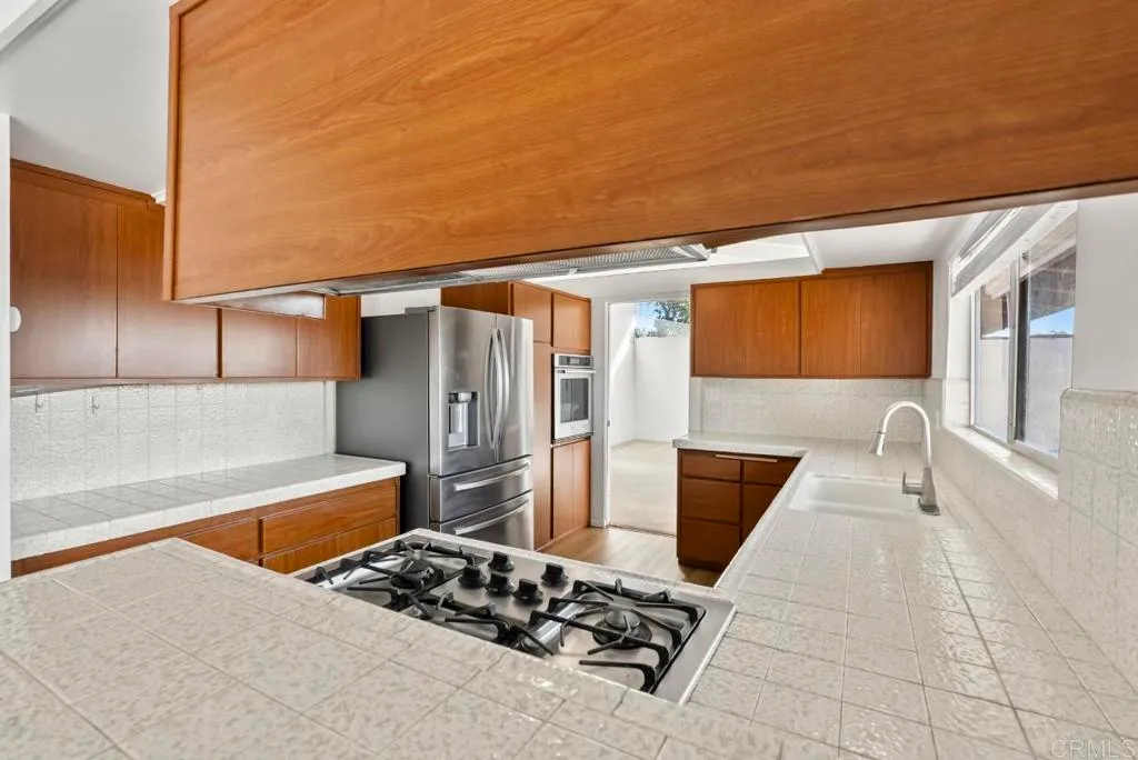 Additional image 13 of 6852 Jackson Dr, San Diego, CA 92119