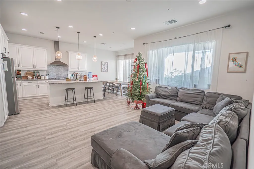 Additional image 21 of 2111 Seville Dr, Santa Paula, CA 93060