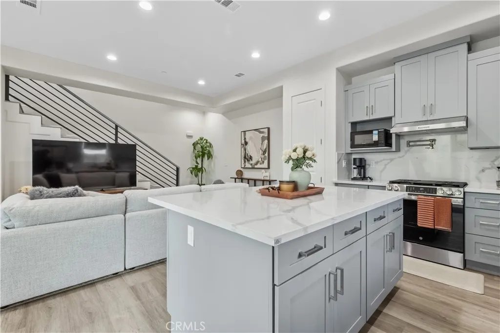 Additional image 20 of 305 N Mountain View Street, Santa Ana, CA 92703