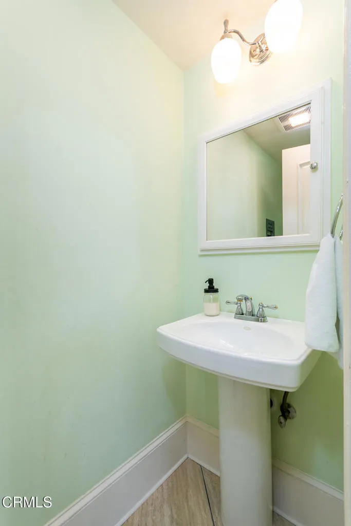 Additional image 121 of 1075 E Tujunga Avenue, Burbank, CA 91501