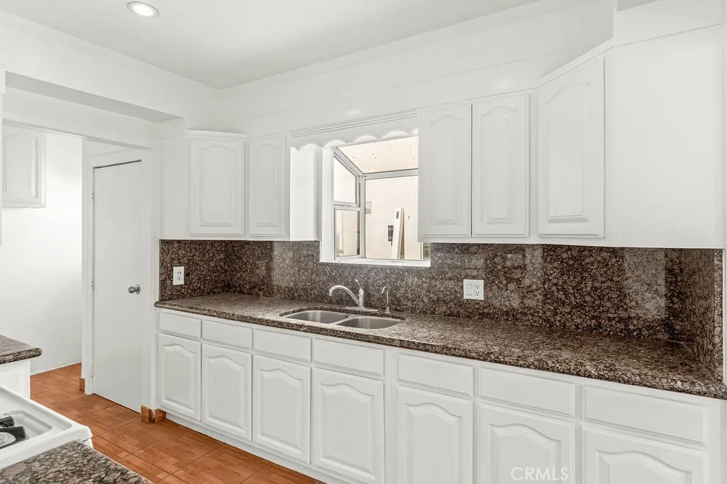 Additional image 25 of 2405 Clyde, Los Angeles, CA 90016