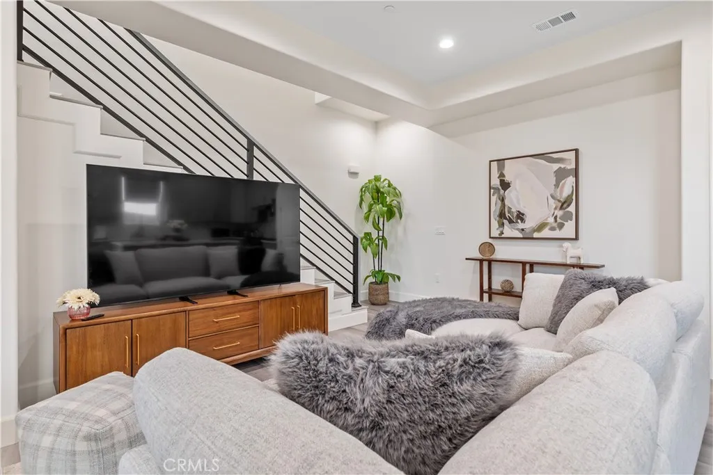 Additional image 48 of 305 N Mountain View Street, Santa Ana, CA 92703