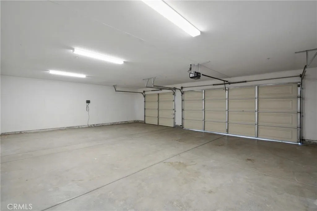 8214 10th Ave, Hesperia, CA 92345