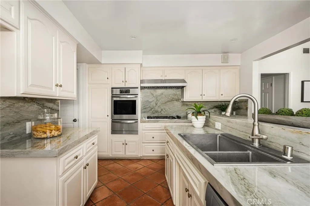 Additional image 108 of 337 Vista Baya, Costa Mesa, CA 92627