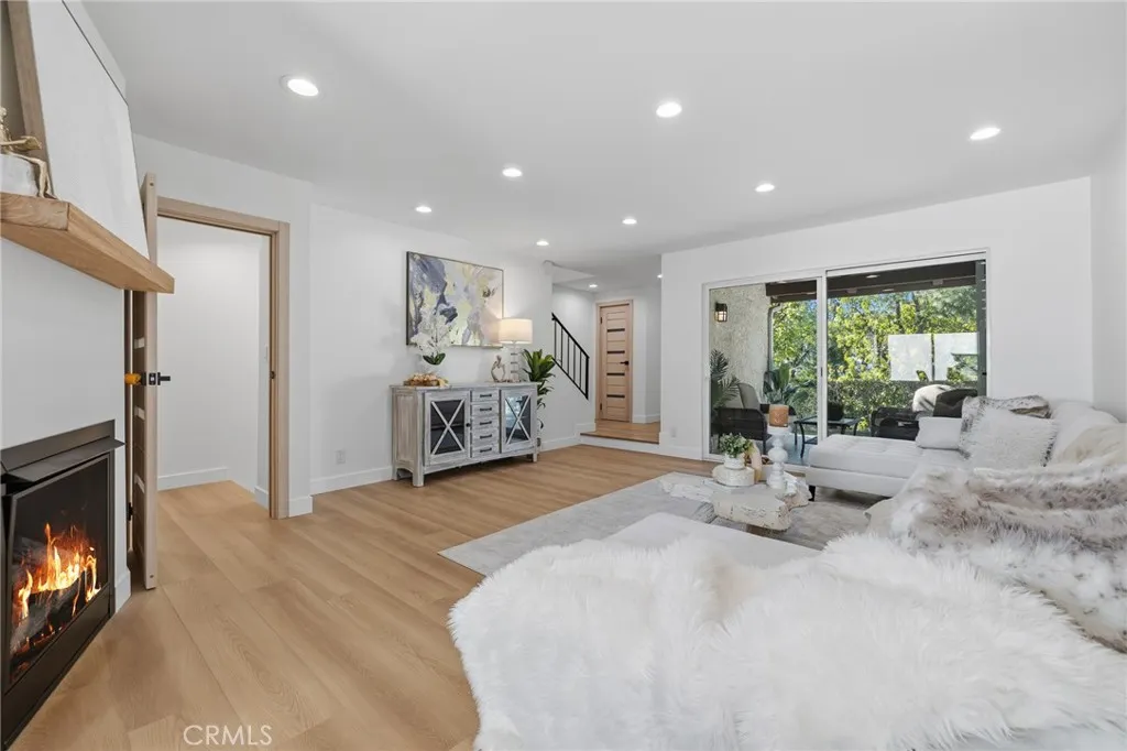 Additional image 46 of 9502 Via Salerno, Burbank, CA 91504