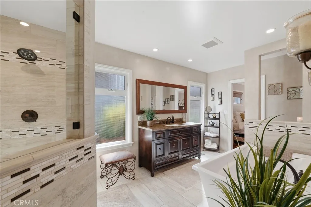 Additional image 32 of 5220 E El Roble, Long Beach, CA 90815