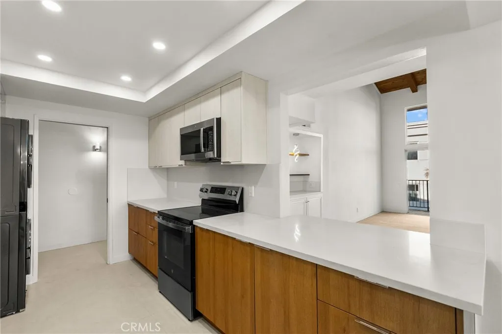 Additional image 8 of 2385 Roscomare Rd Unit F16, Bel Air, CA 90077