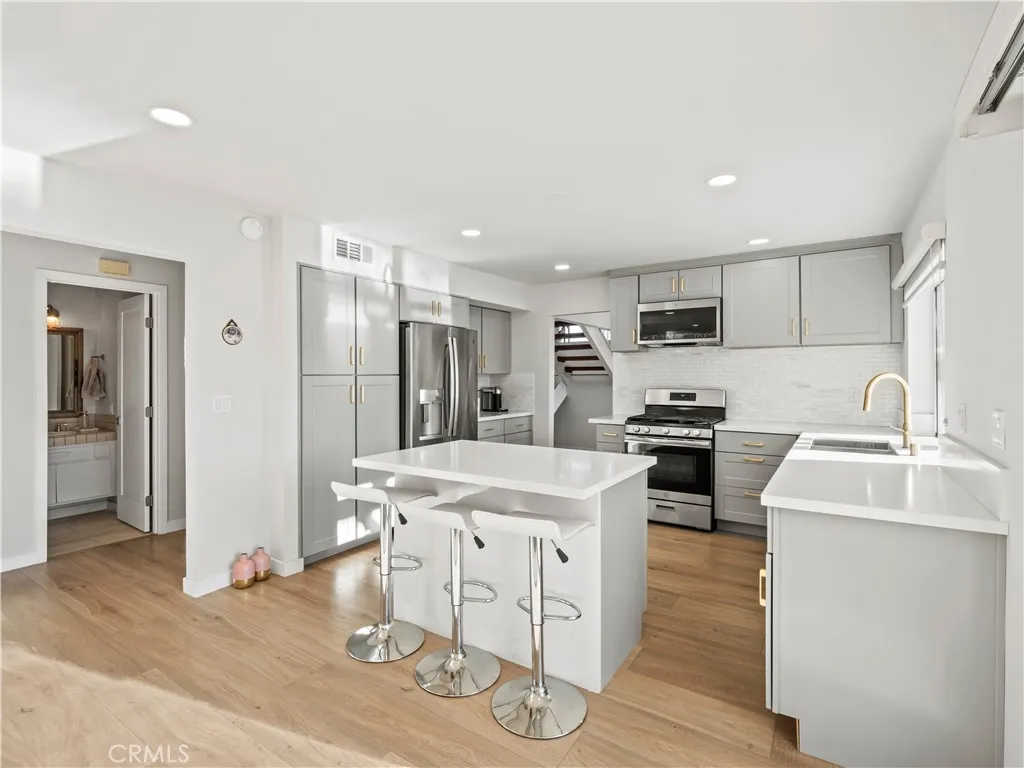 Additional image 34 of 23208 Cuervo Dr, Valencia, CA 91354