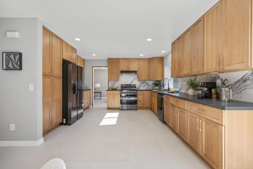 Additional image 17 of 2755 Victoria Avenue, Carlsbad, CA 92010