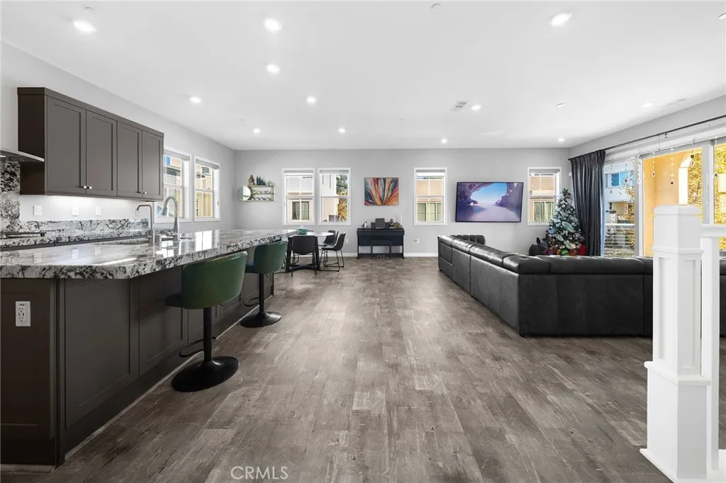 Additional image 7 of 115 Frame, Irvine, CA 92618