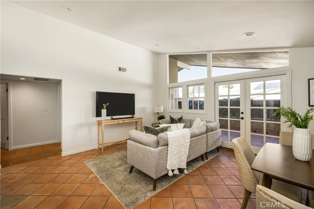 Additional image 97 of 337 Vista Baya, Costa Mesa, CA 92627