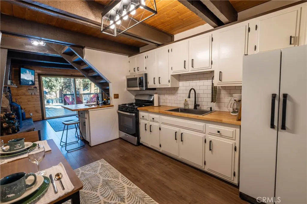 Additional image 10 of 326 E Country Club Blvd, Big Bear City, CA 92314