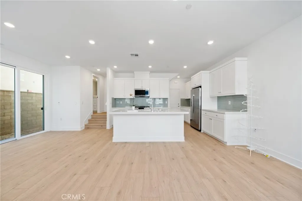 Additional image 7 of 322 Proctor, Irvine, CA 92618