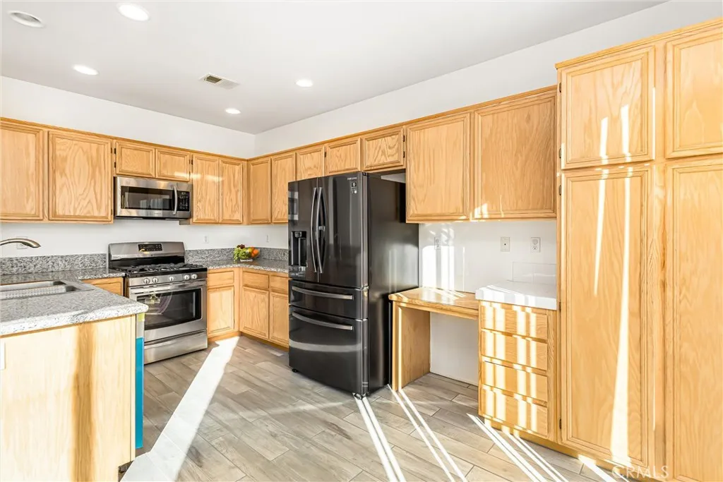 Additional image 18 of 11563 Maywood Street, Victorville, CA 92392