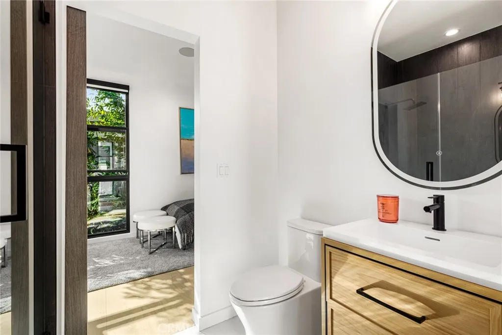 Additional image 43 of 3975 Frances Avenue, West Los Angeles, CA 90066