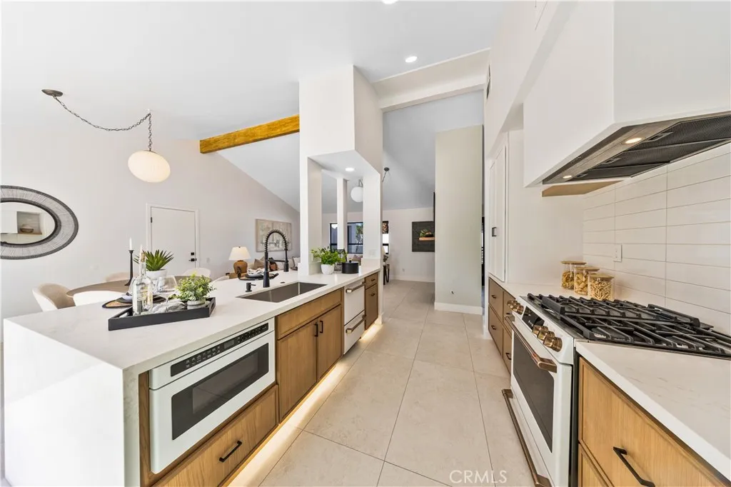 Additional image 10 of 1033 E Via Escuela, Palm Springs, CA 92262