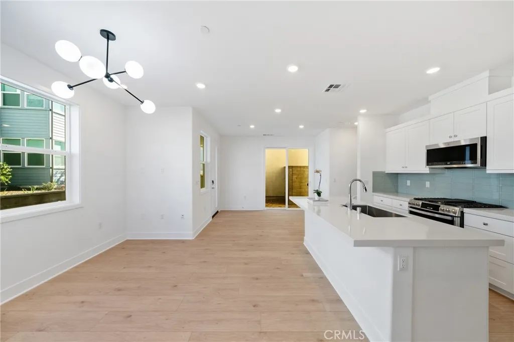 Additional image 10 of 322 Proctor, Irvine, CA 92618