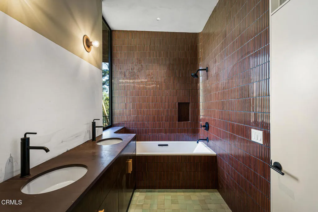 Additional image 37 of 596 Quail Drive, Los Angeles, CA 90065