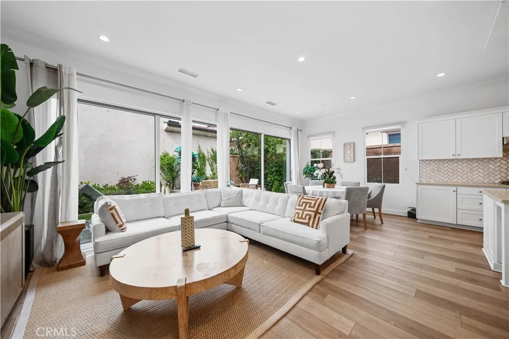 Additional image 11 of 67 Runner, Irvine, CA 92620