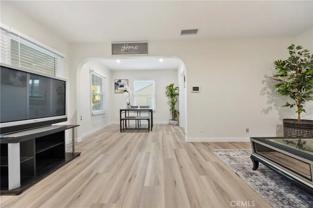 Additional image 38 of 160 W 121st St, Los Angeles, CA 90061