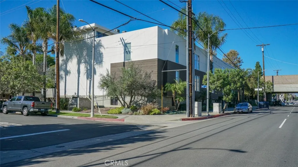 Additional image 62 of 4705 Whitsett Unit 106, Studio City, CA 91604