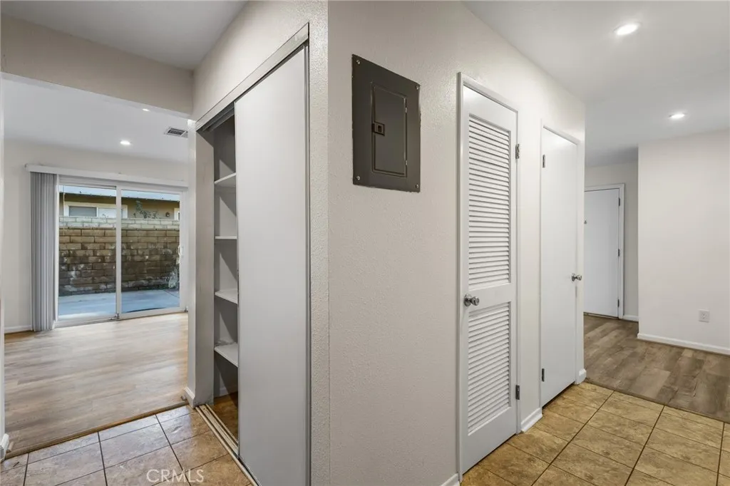 Additional image 43 of 31315 The Old Road Unit D, Castaic, CA 91384