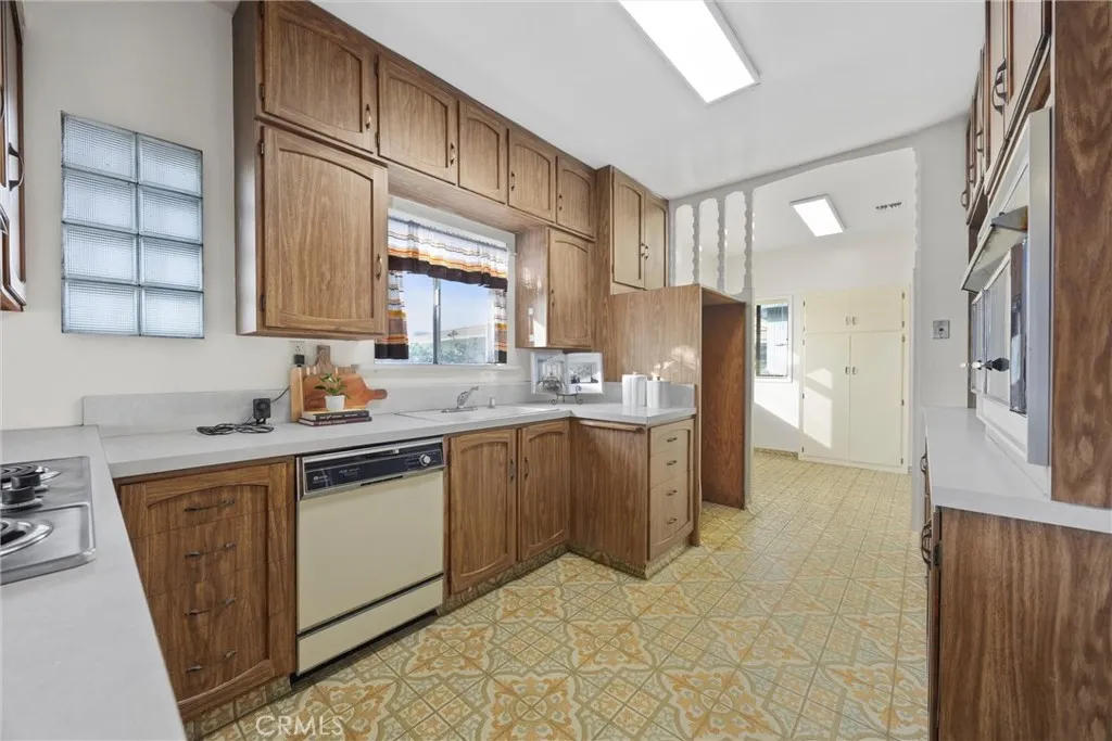 Additional image 12 of 240 S Real Rd, Bakersfield, CA 93309