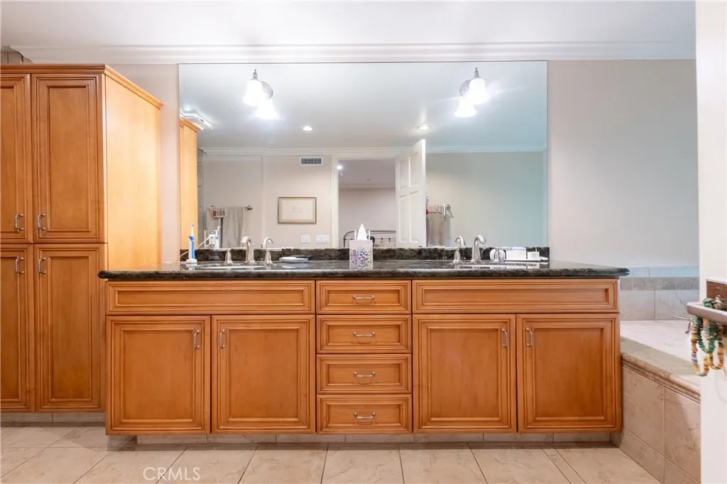 Additional image 20 of 4774 Park Encino Unit 206, Encino, CA 91436