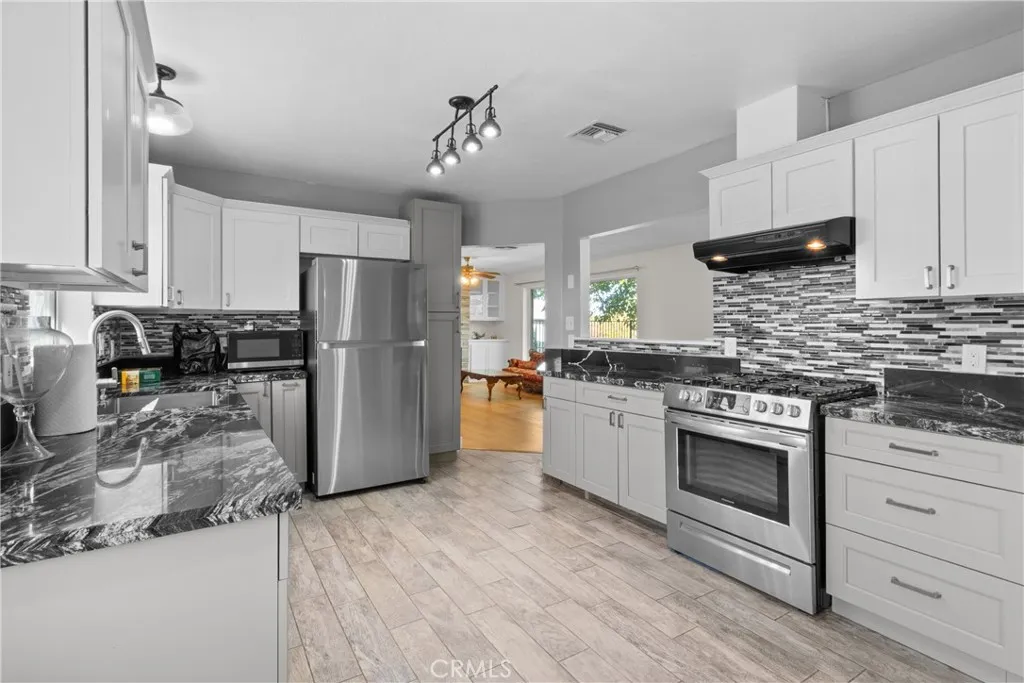 Additional image 63 of 16463 Villa Drive, Victorville, CA 92395