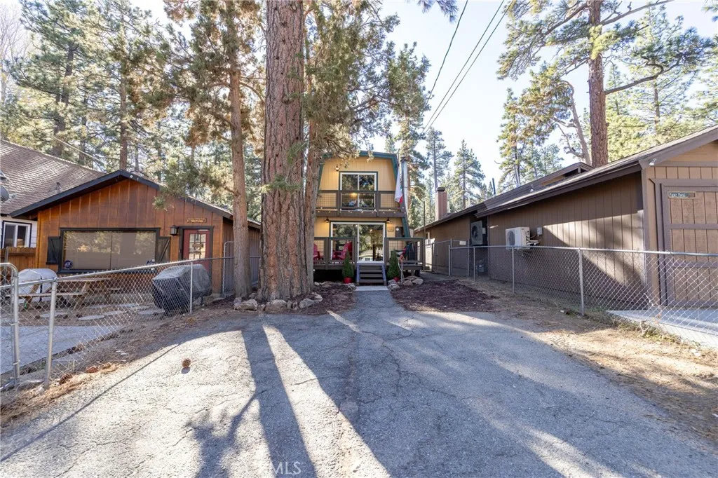 Additional image 22 of 326 E Country Club Blvd, Big Bear City, CA 92314