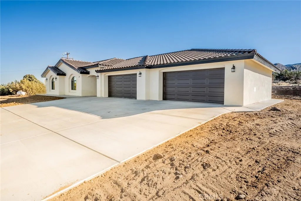 Additional image 4 of 1275 Hollister Rd, Pinon Hills, CA 92372