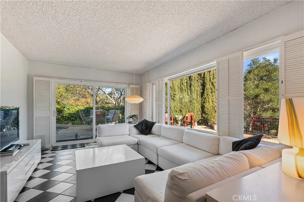 Additional image 7 of 11944 Briarvale Lane, Studio City, CA 91604