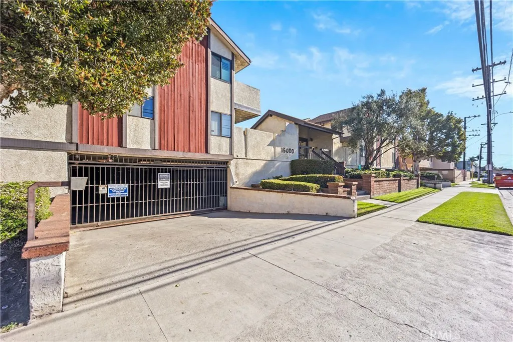 Additional image 28 of 15000 Halldale Avenue Unit 101, Gardena, CA 90247
