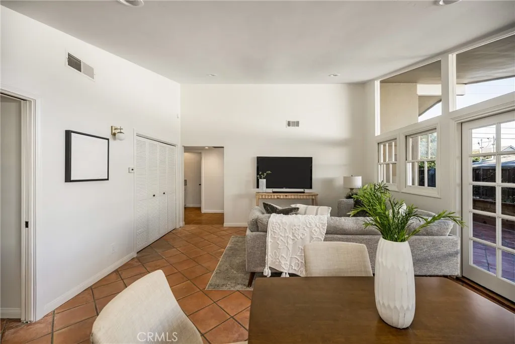 Additional image 28 of 337 Vista Baya, Costa Mesa, CA 92627